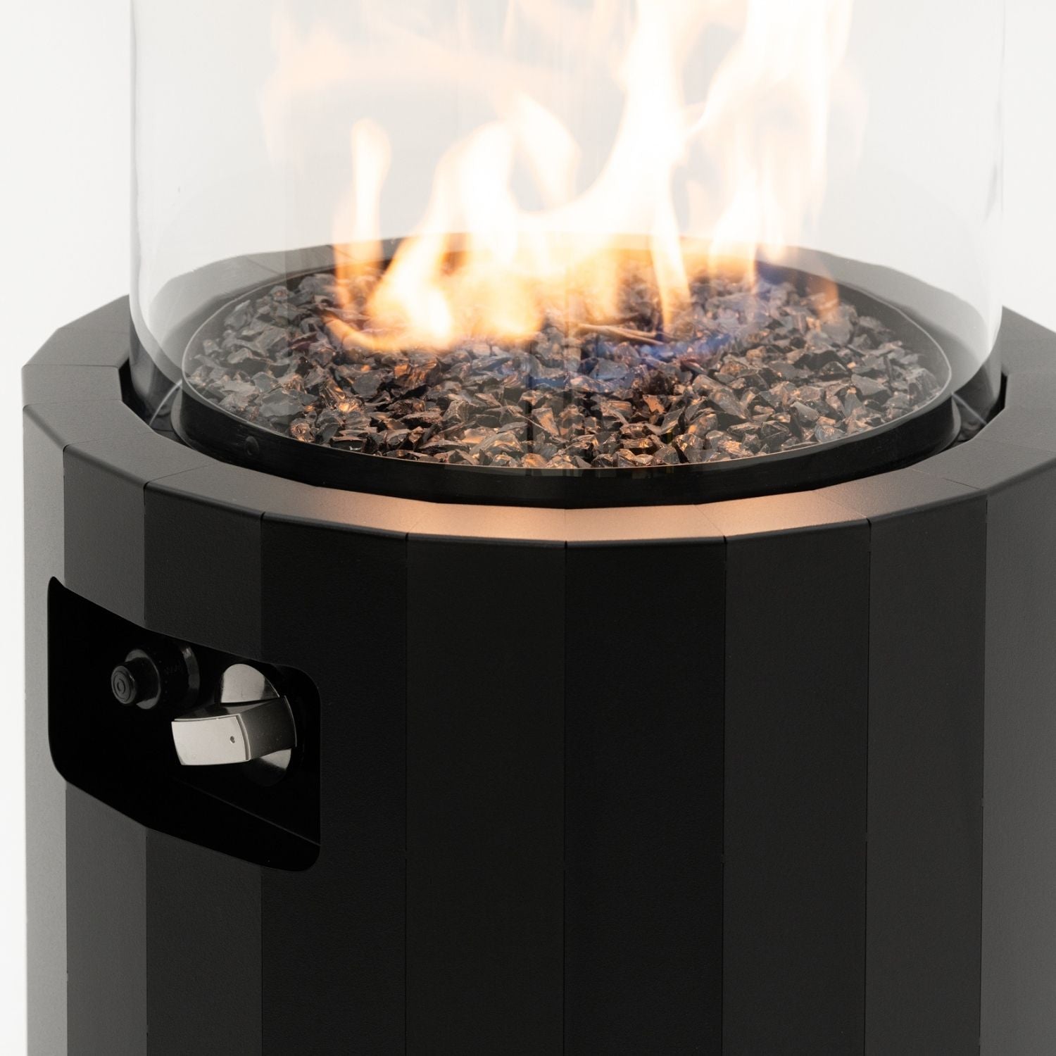 Moderne Planika Bino gasbuitenhaard met 5 kW warmte en compact design
