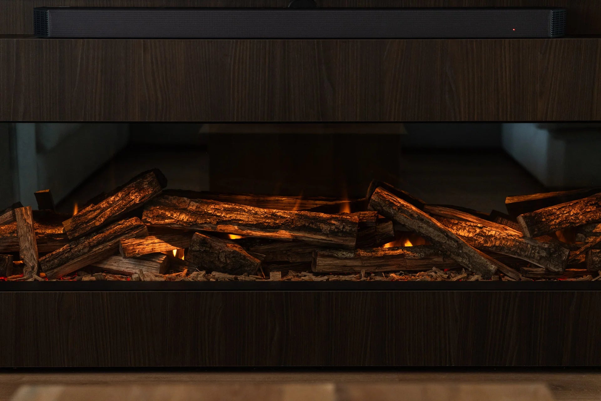 Premium Rustic Logs: grote verbrande houtstammen voor een Flamente elektrische haard